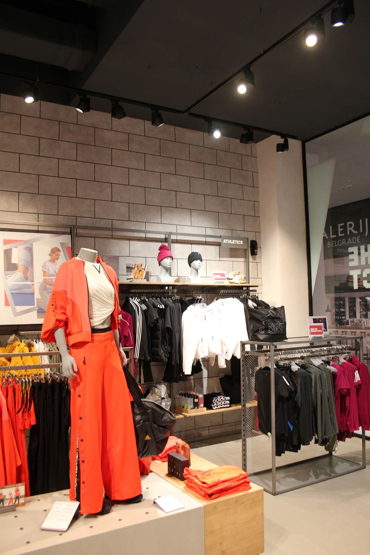 Adidas Galerija interior