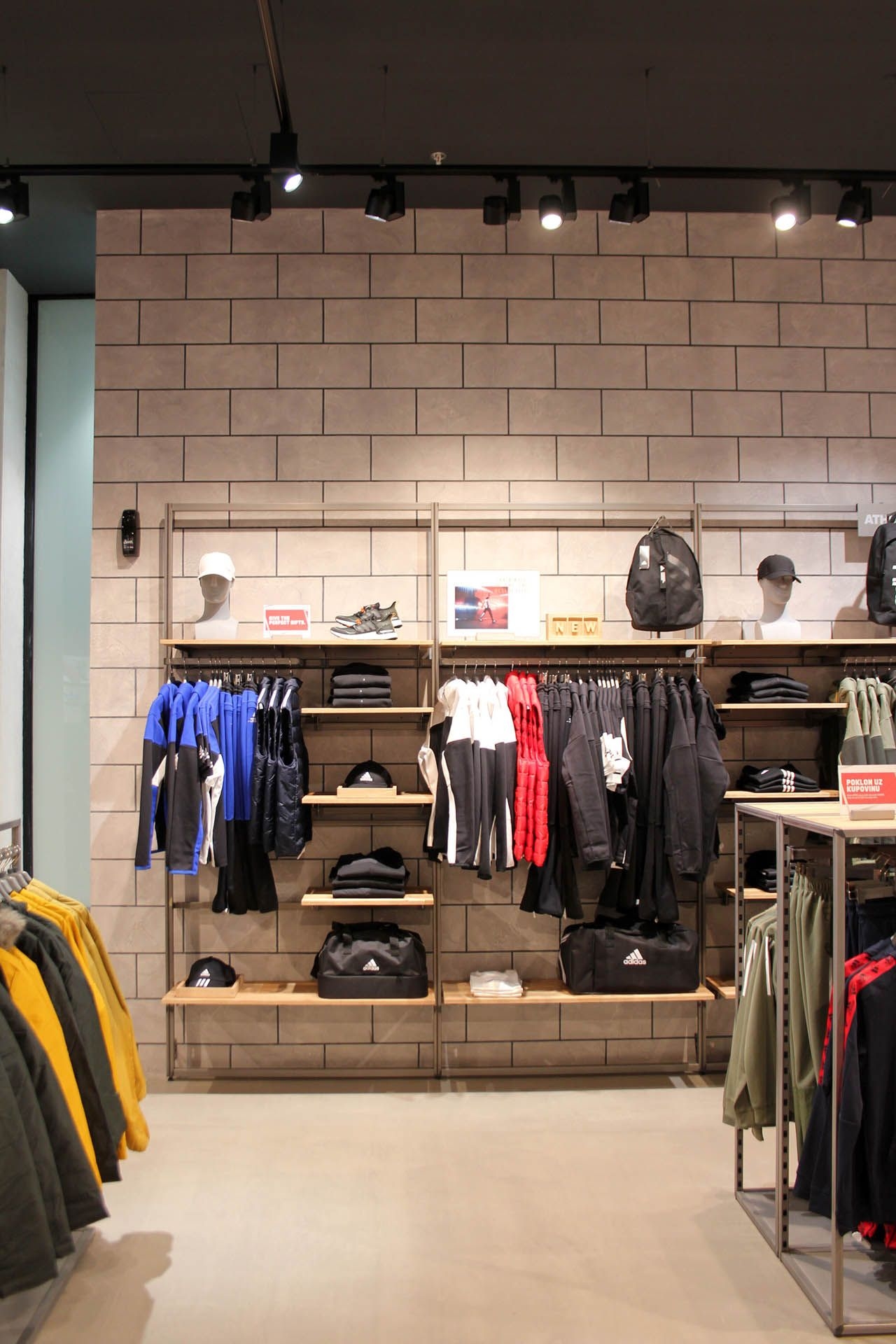 Adidas Galerija interior